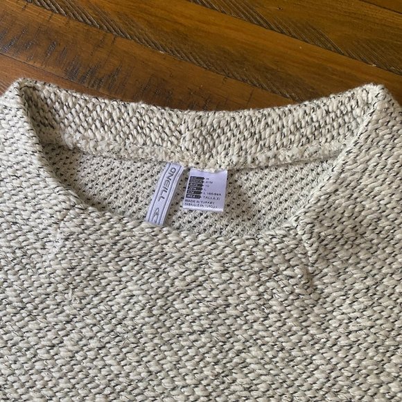 NWOT O'Neill White & Silver Sweater - Picture 3 of 7